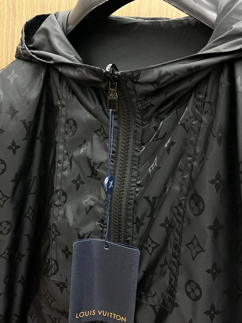 Louis Vuitton Outwear Durable 132958