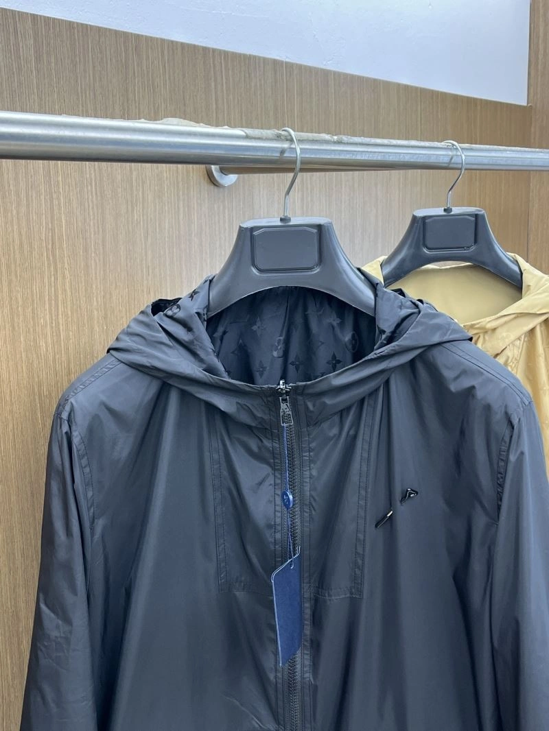 Louis Vuitton Outwear Durable 132958