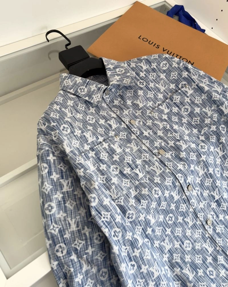 Breathable Louis Vuitton Outwear 132970