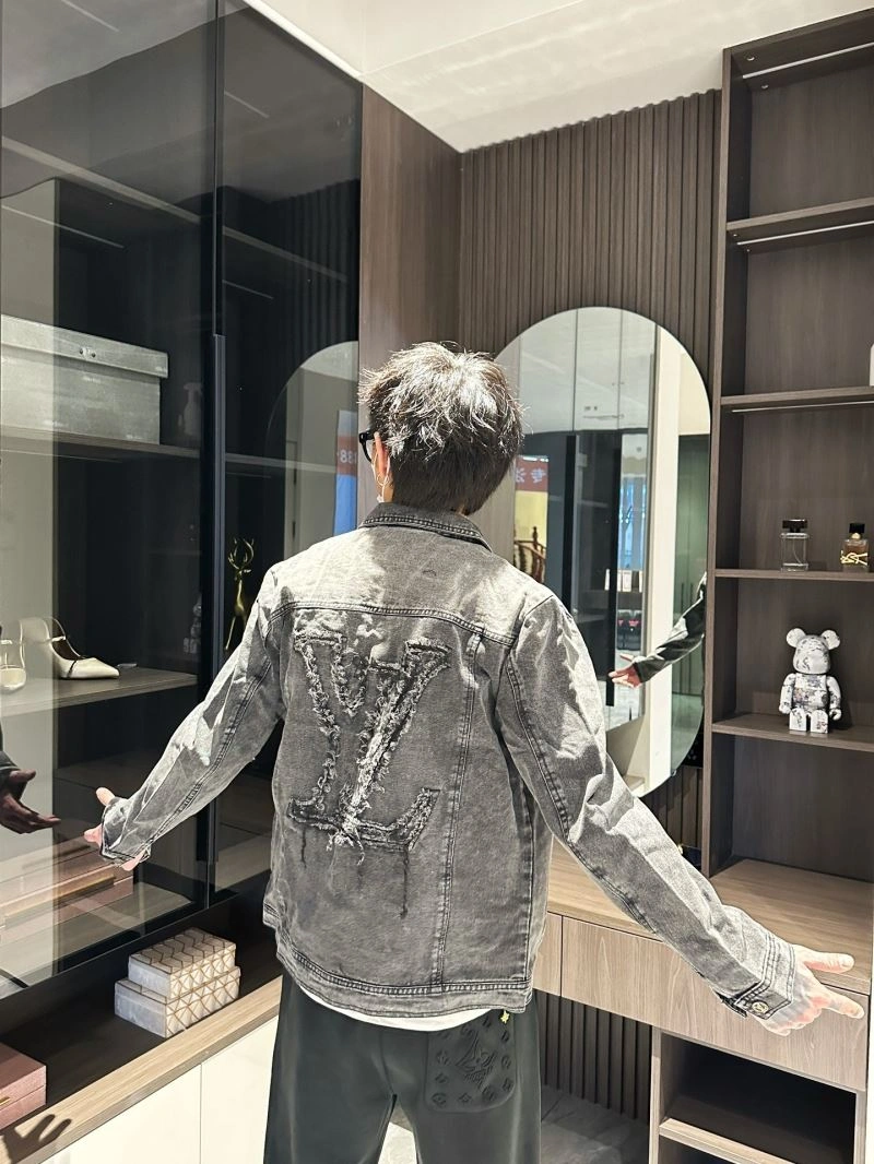 ZipUp Louis Vuitton Outwear 132962