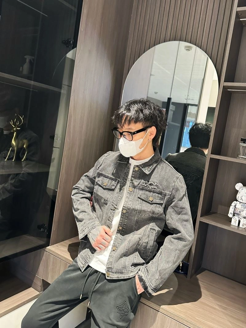 ZipUp Louis Vuitton Outwear 132962