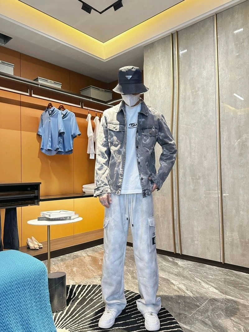 Louis Vuitton Outwear Resilient 132955