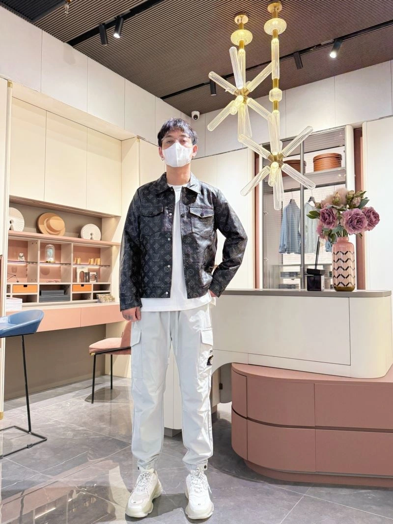 Louis Vuitton Outwear AllSeason 132950