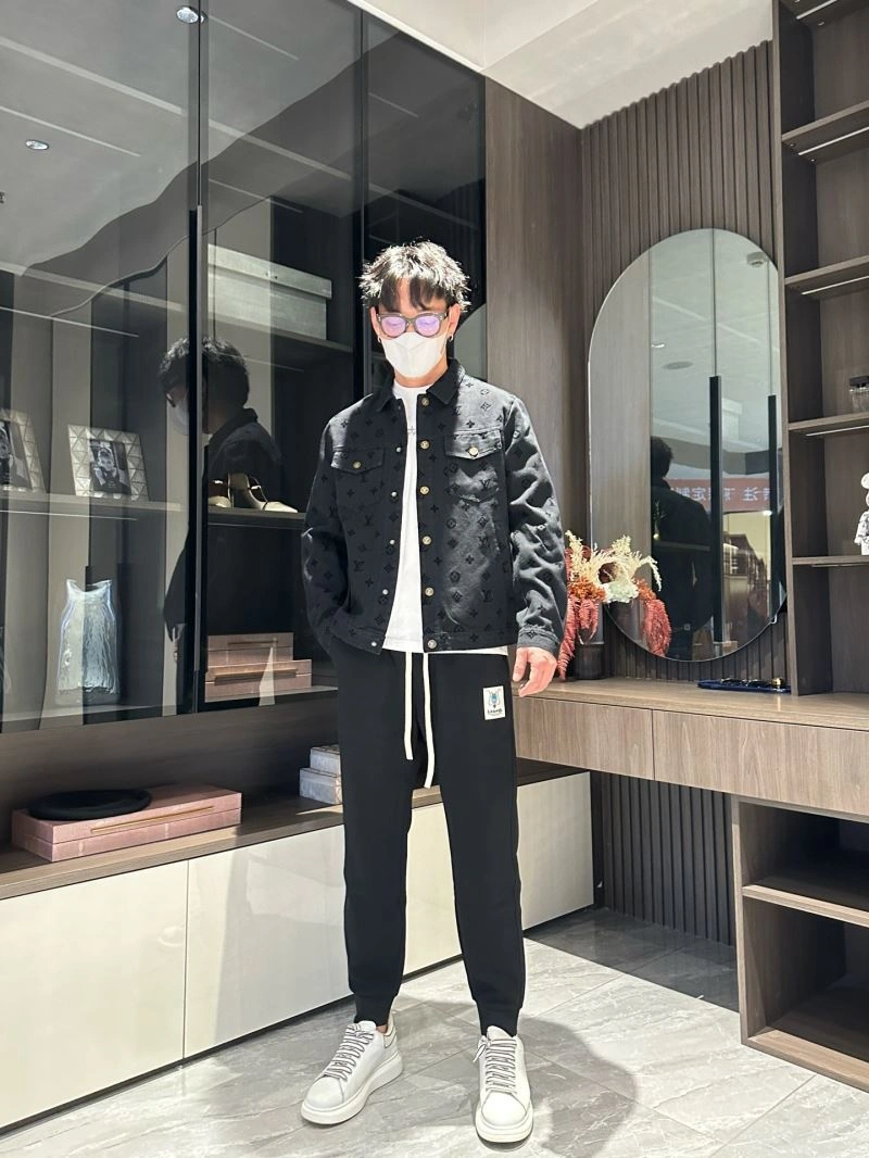 Louis Vuitton Outwear Efficient 132972