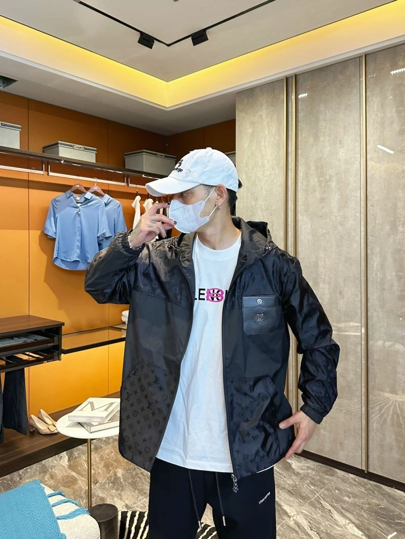 Fashionable Louis Vuitton Outwear 132969
