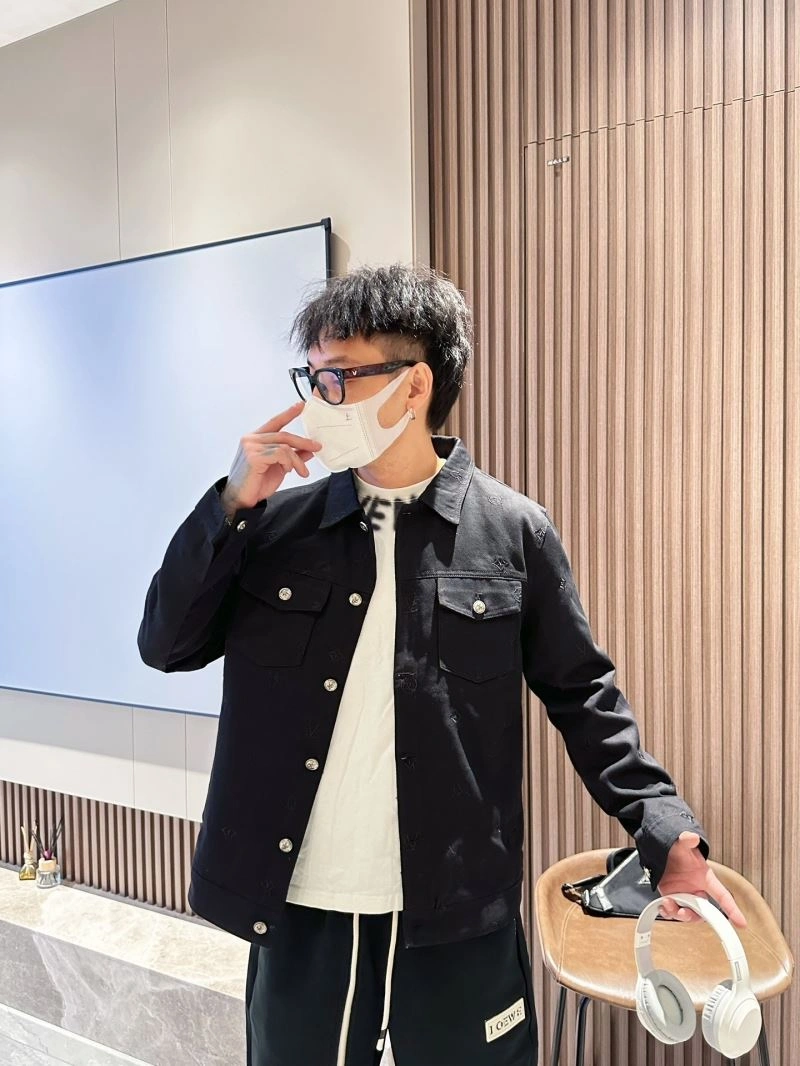 Breathable Louis Vuitton Outwear 132965