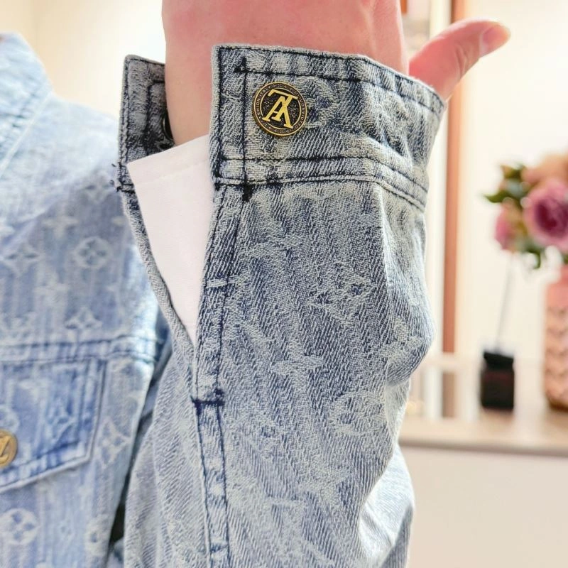 Louis Vuitton Outwear OnTrend 132953