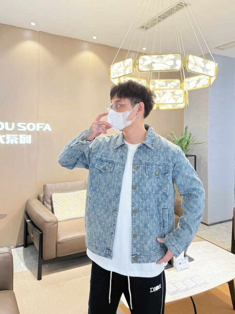 Original Louis Vuitton Outwear 132947