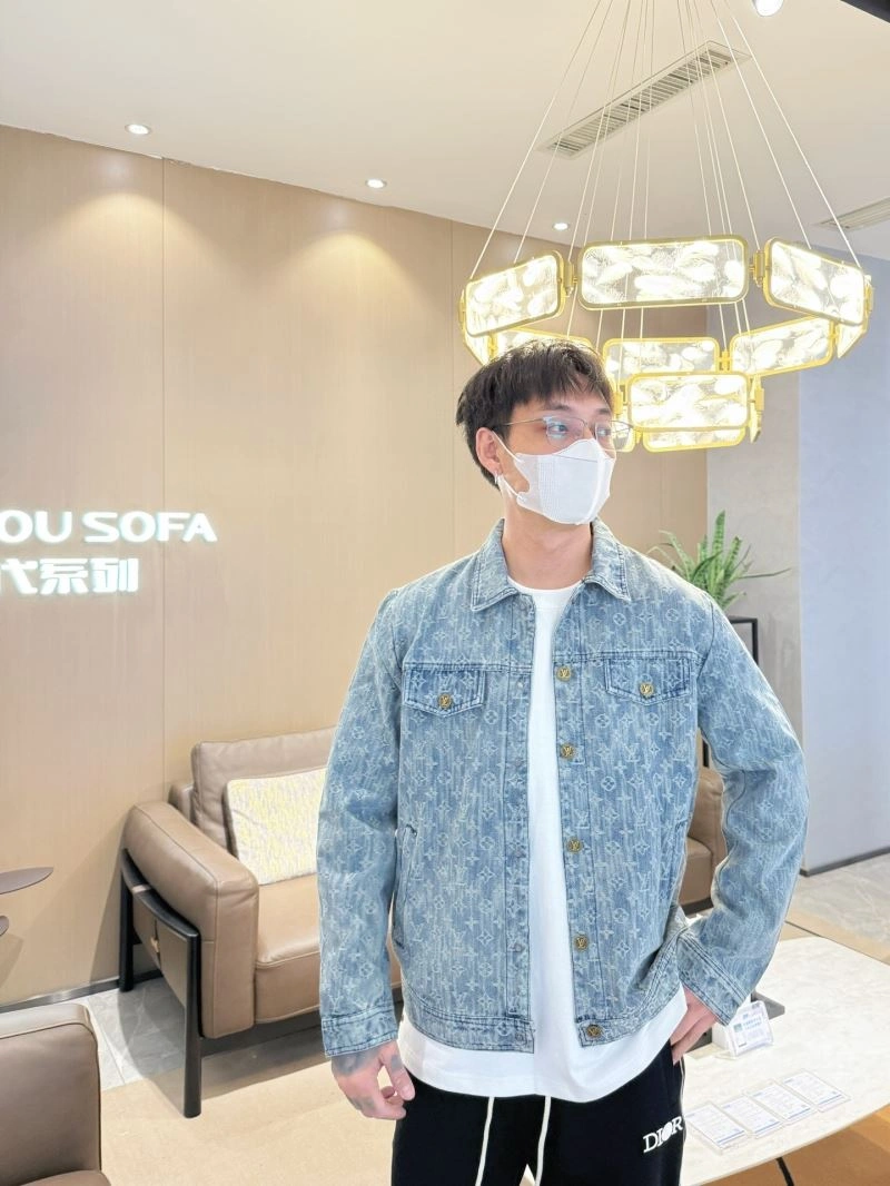 Original Louis Vuitton Outwear 132947