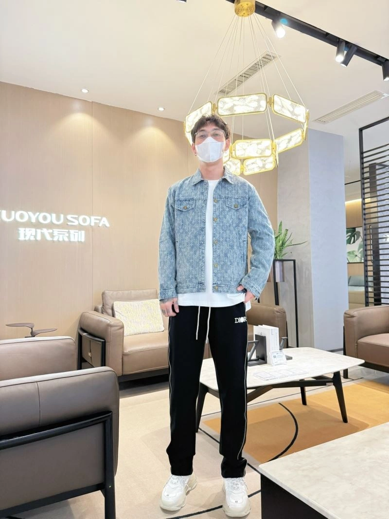 Original Louis Vuitton Outwear 132947