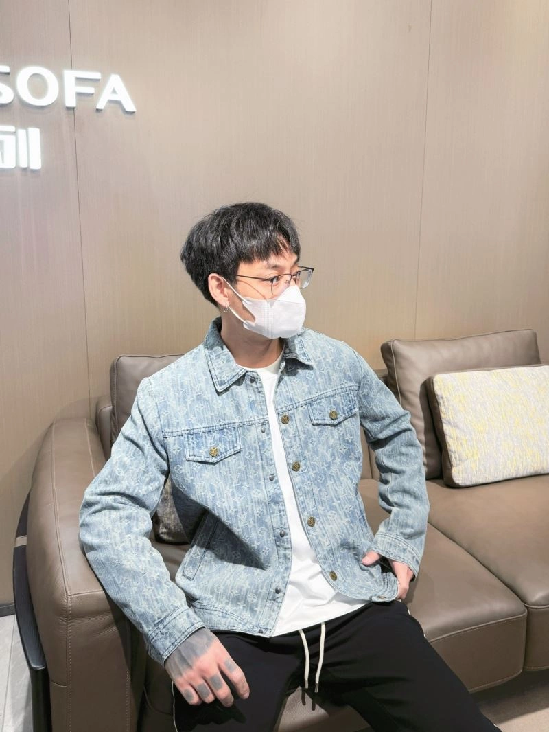 Original Louis Vuitton Outwear 132947