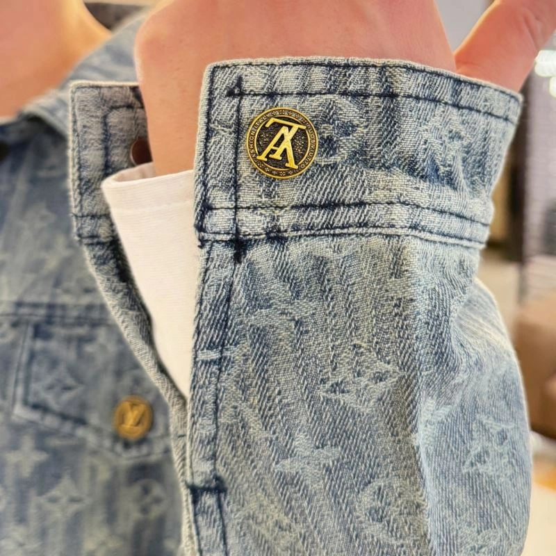 Original Louis Vuitton Outwear 132947