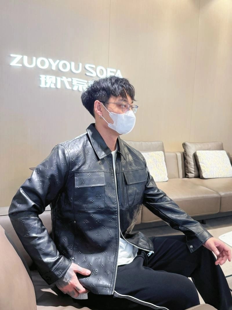 AllSeason Louis Vuitton Outwear 132979