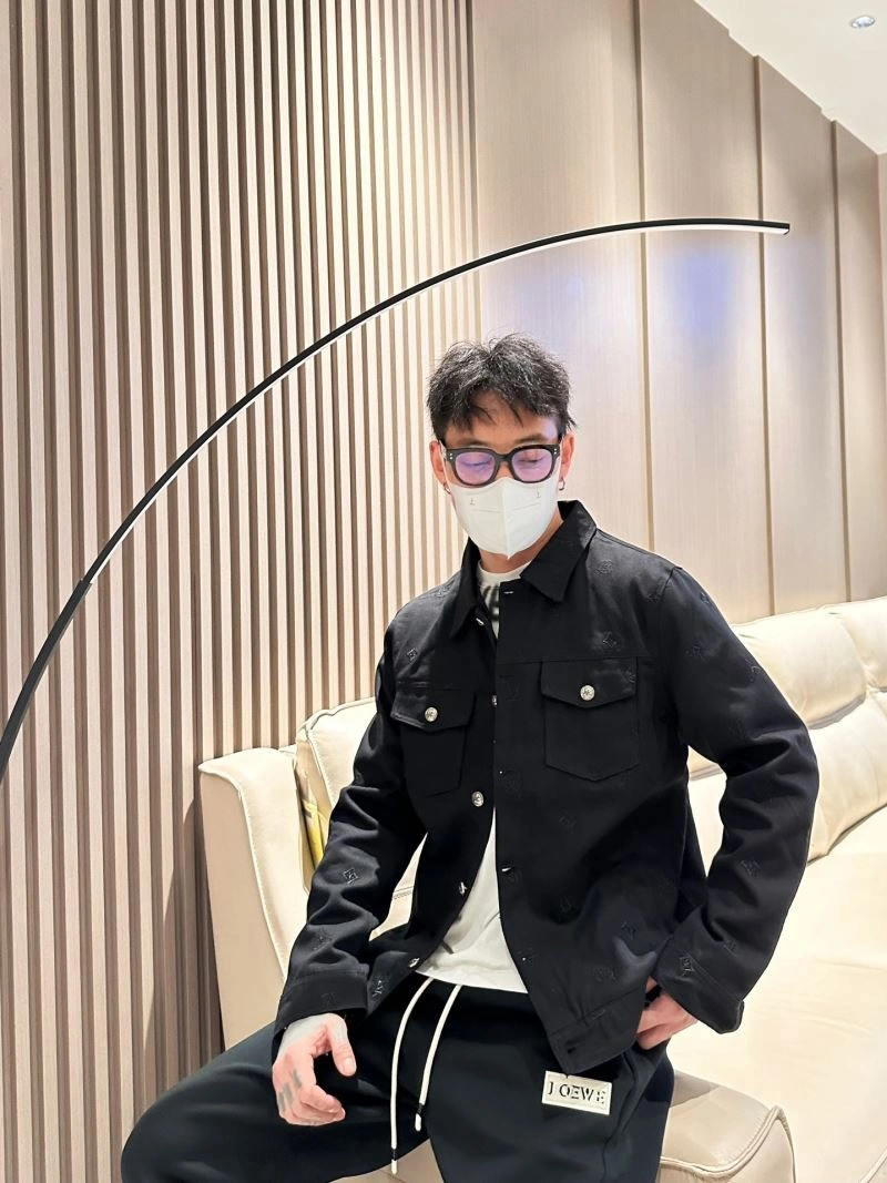 Seasonal Louis Vuitton Outwear 132959
