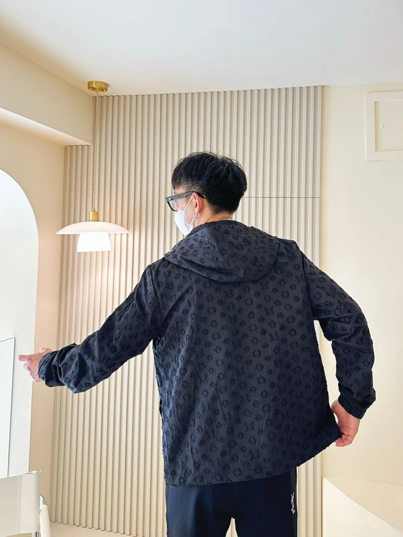 Fashionable Louis Vuitton Outwear 132949