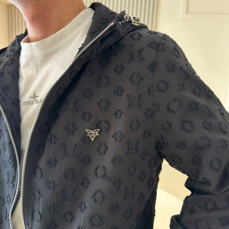 Fashionable Louis Vuitton Outwear 132949