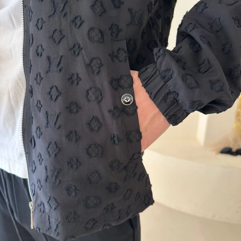 Fashionable Louis Vuitton Outwear 132949