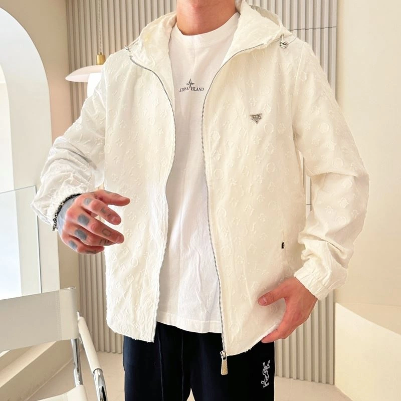 MultiPurpose Louis Vuitton Outwear 132945