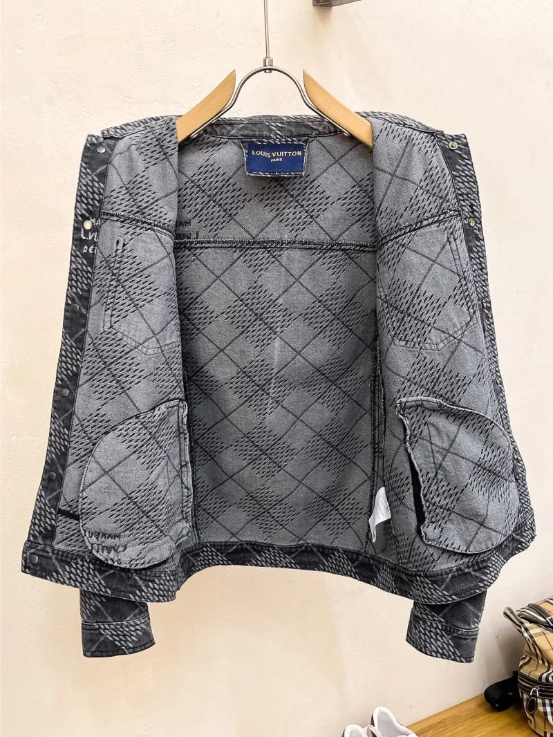 Louis Vuitton Outwear OnTrend 132942