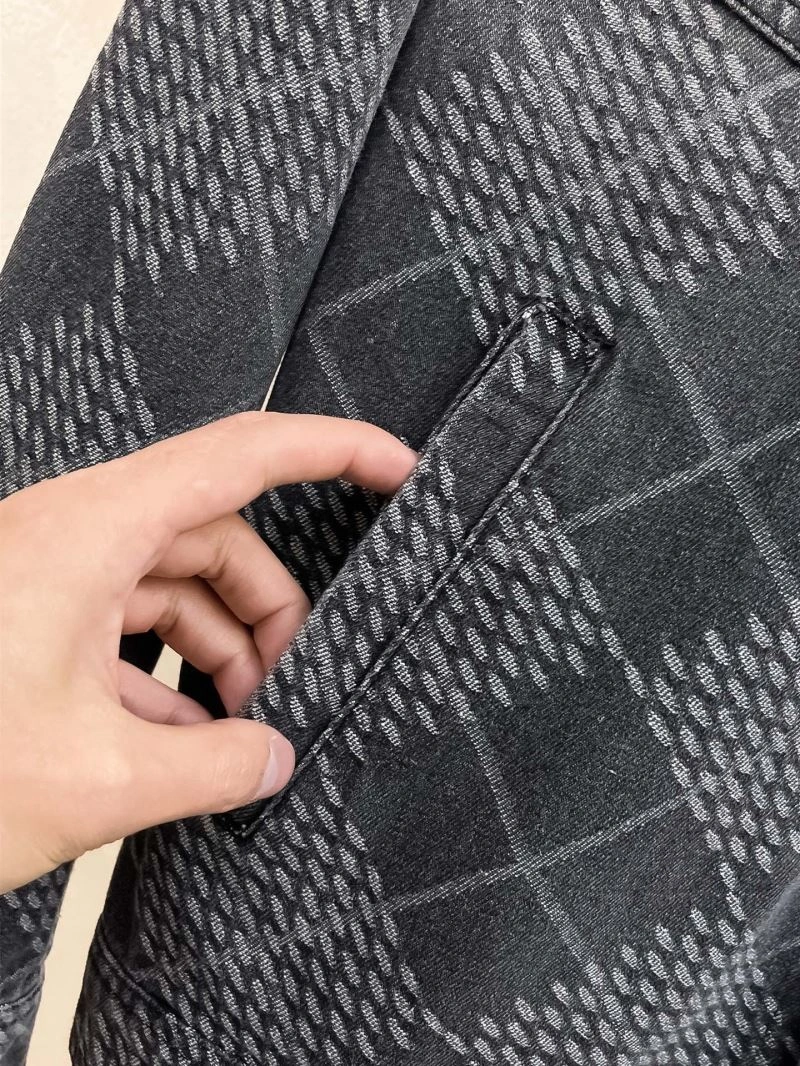 Louis Vuitton Outwear OnTrend 132942