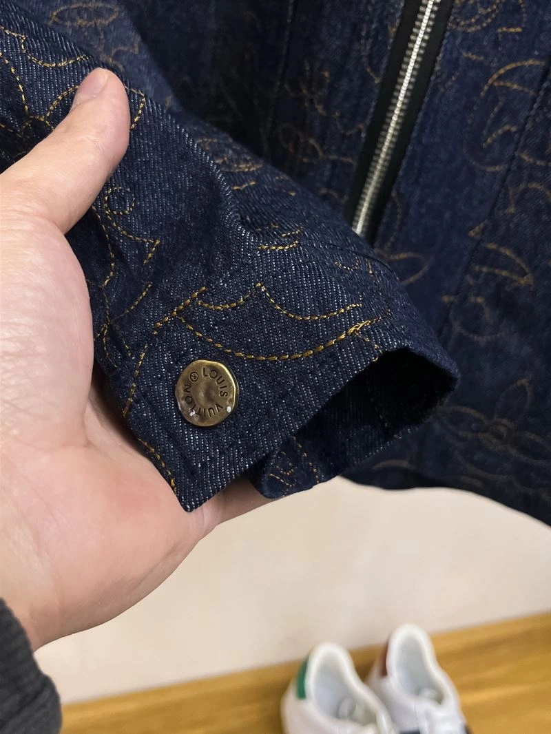 Premium Louis Vuitton Outwear 132941
