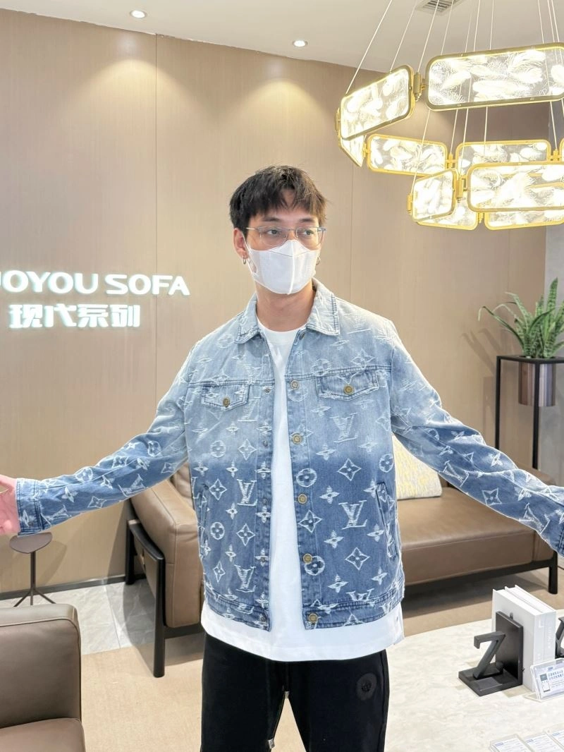 Louis Vuitton Outwear Effortless 132940