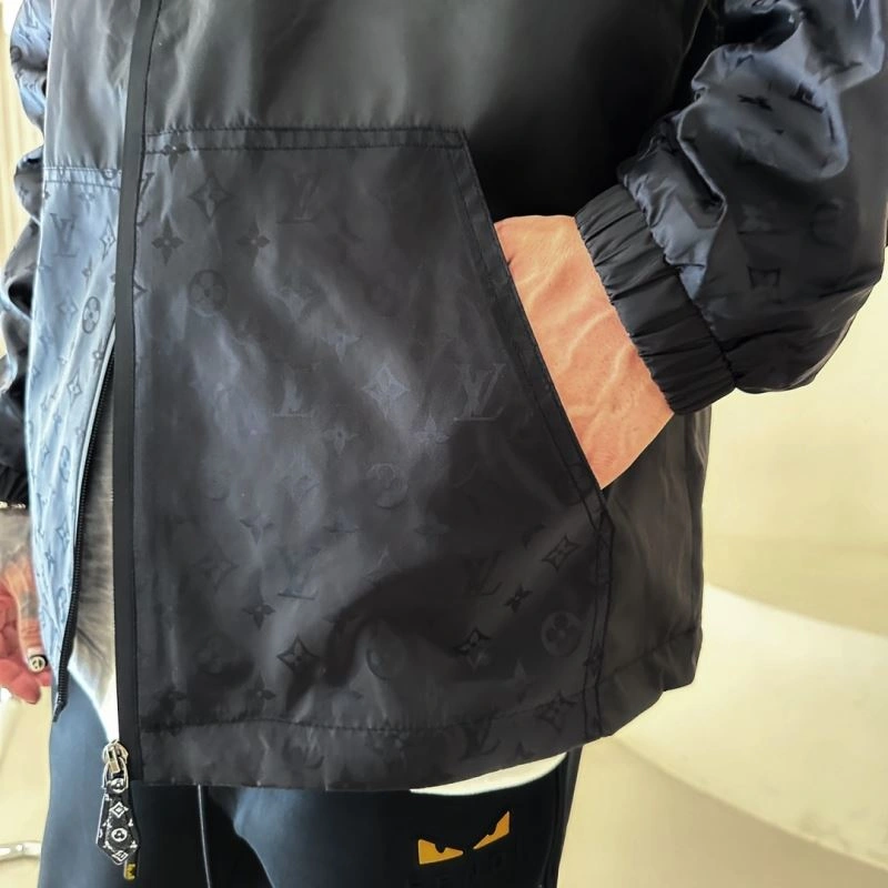 Louis Vuitton Outwear Effortless 132938
