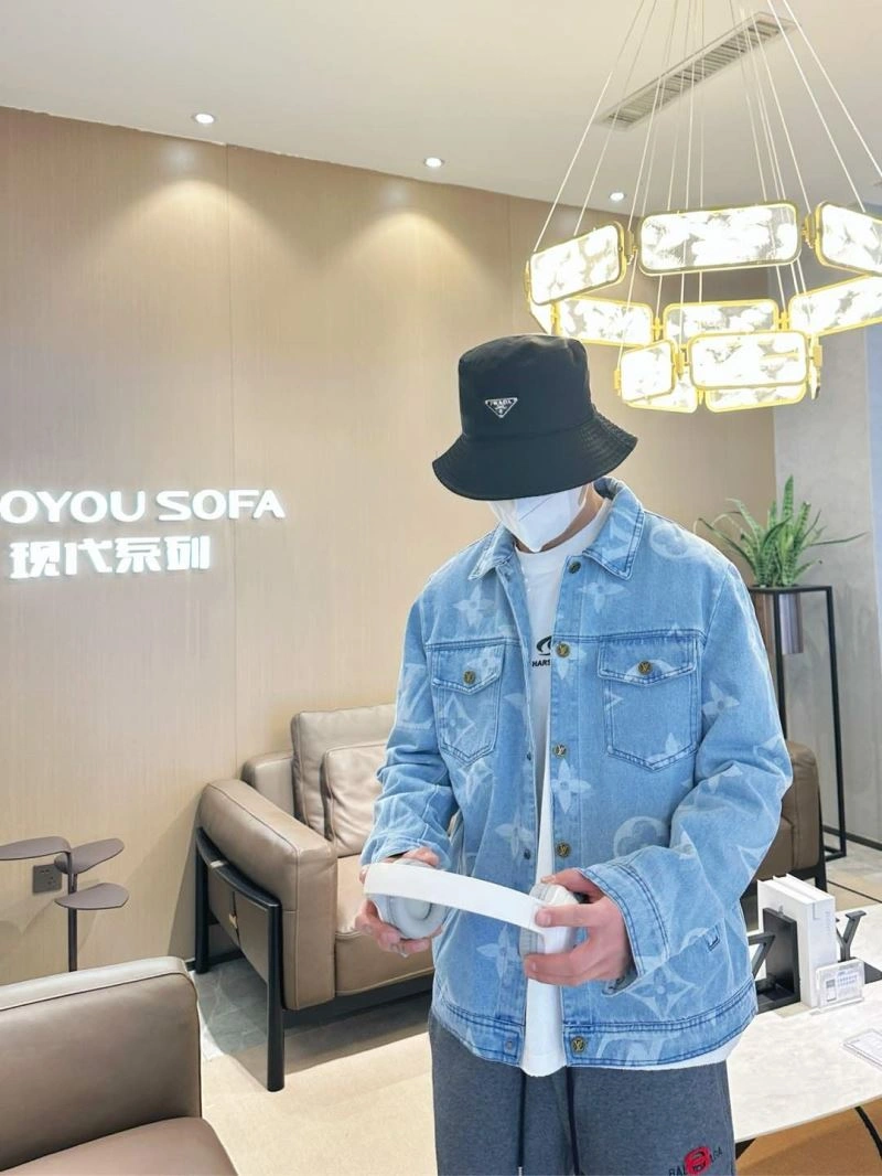 Cozy Louis Vuitton Outwear 132916