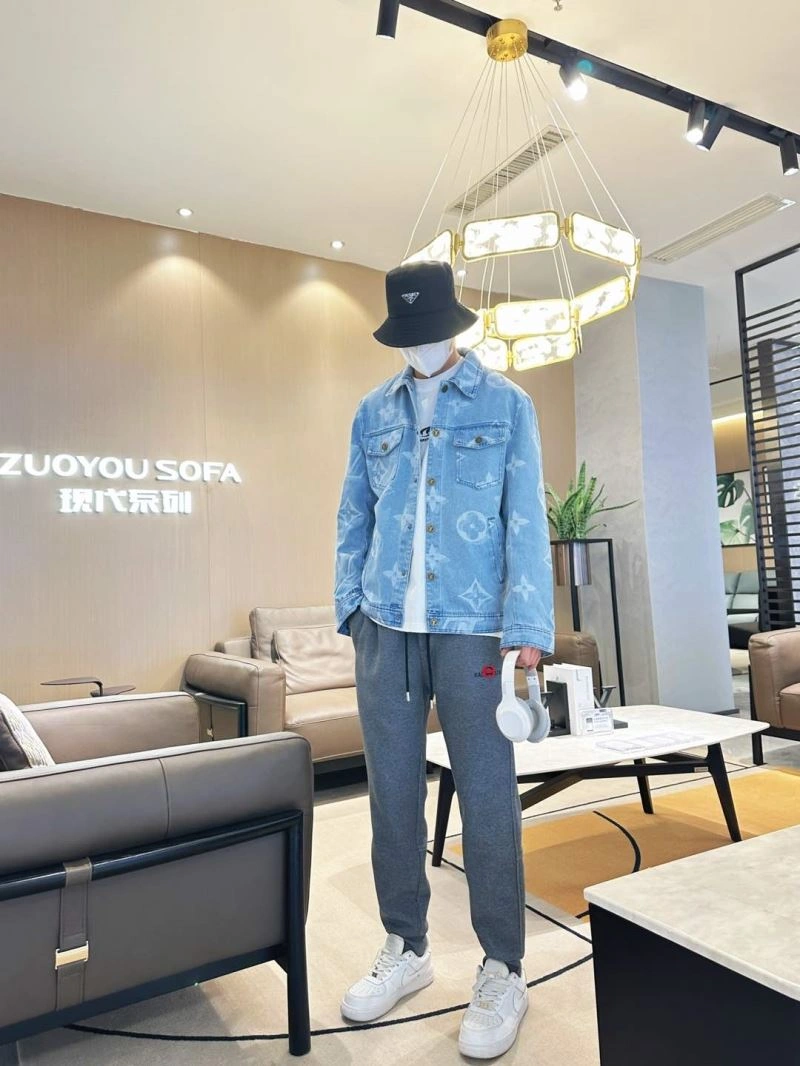 Cozy Louis Vuitton Outwear 132916
