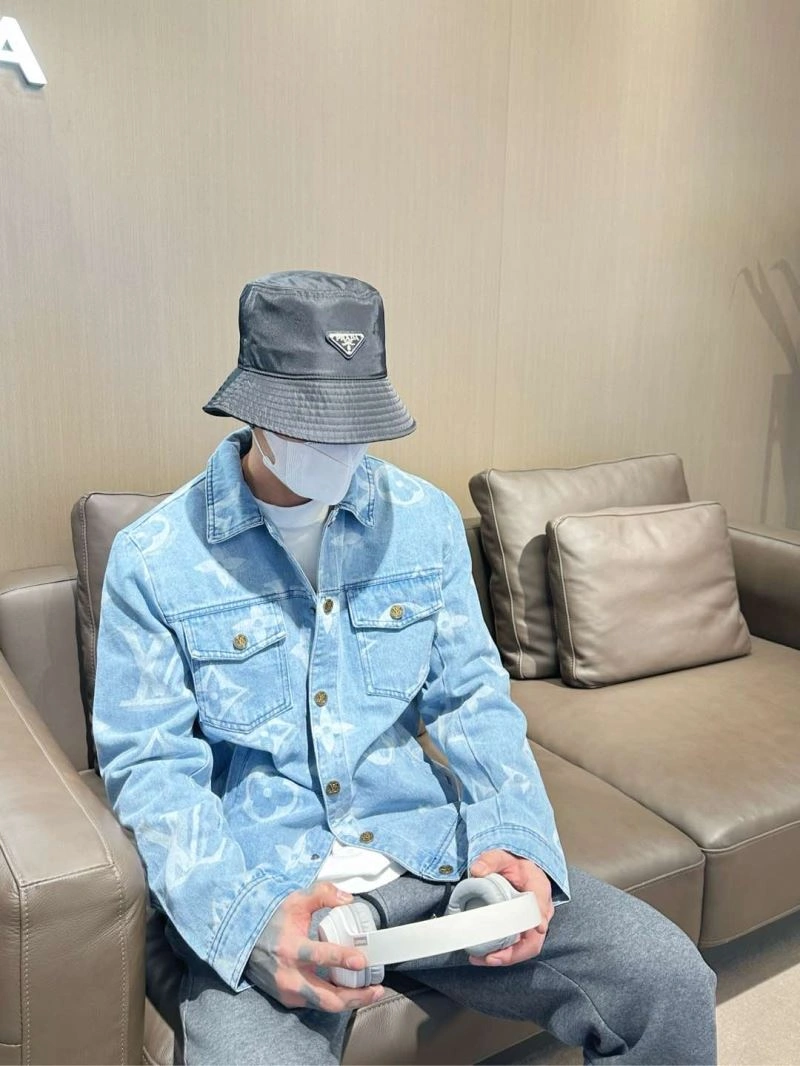 Cozy Louis Vuitton Outwear 132916