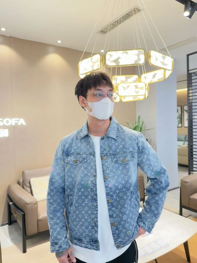 Thermal Louis Vuitton Outwear 132919