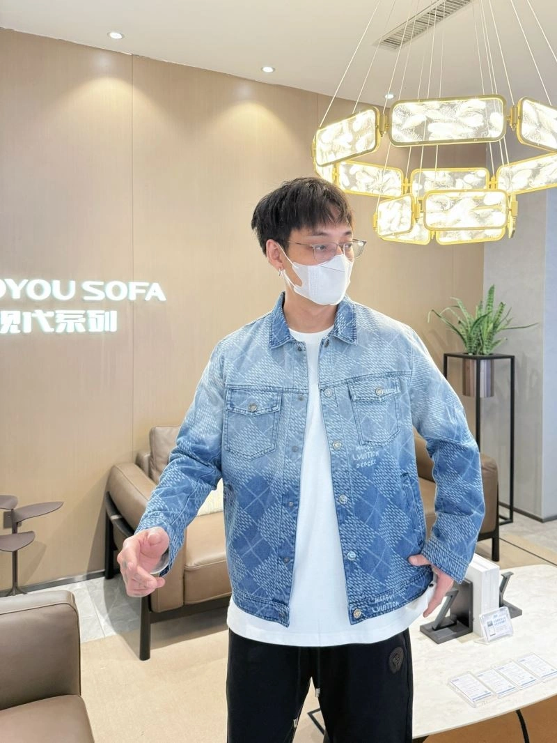 Louis Vuitton Outwear Lightweight 132913