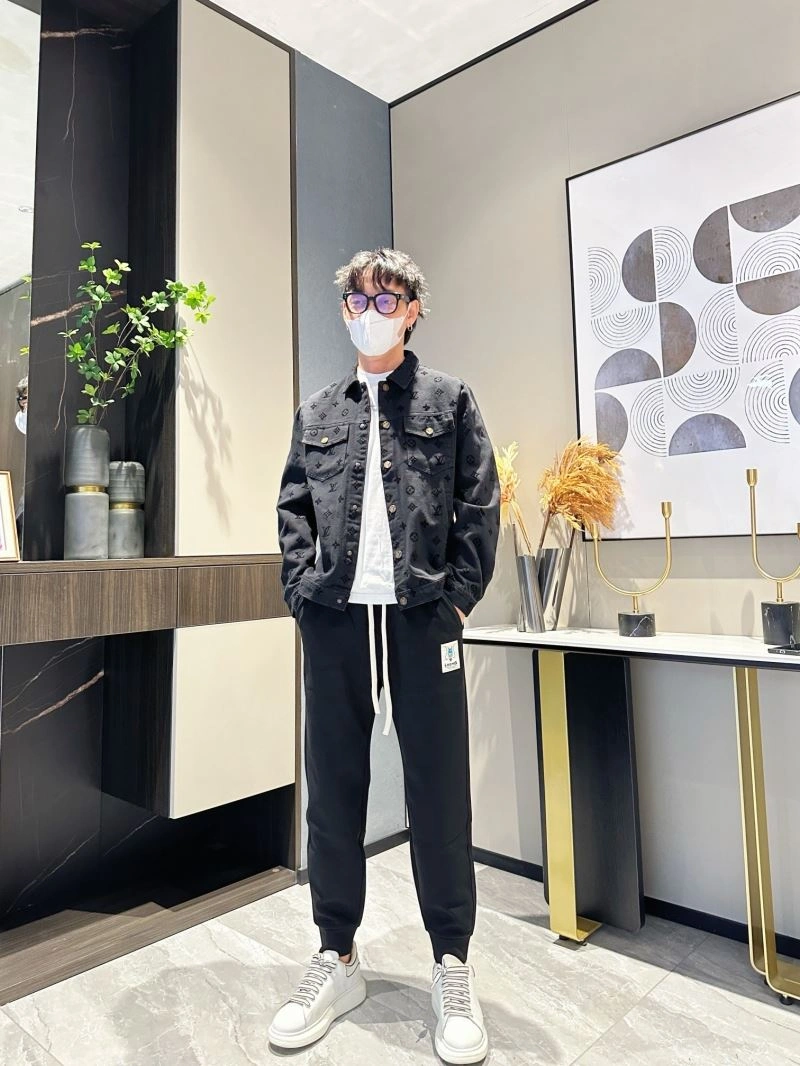 TravelReady Louis Vuitton Outwear 132924
