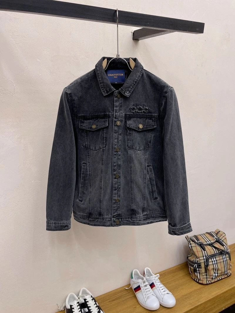 Classic Louis Vuitton Outwear 132927