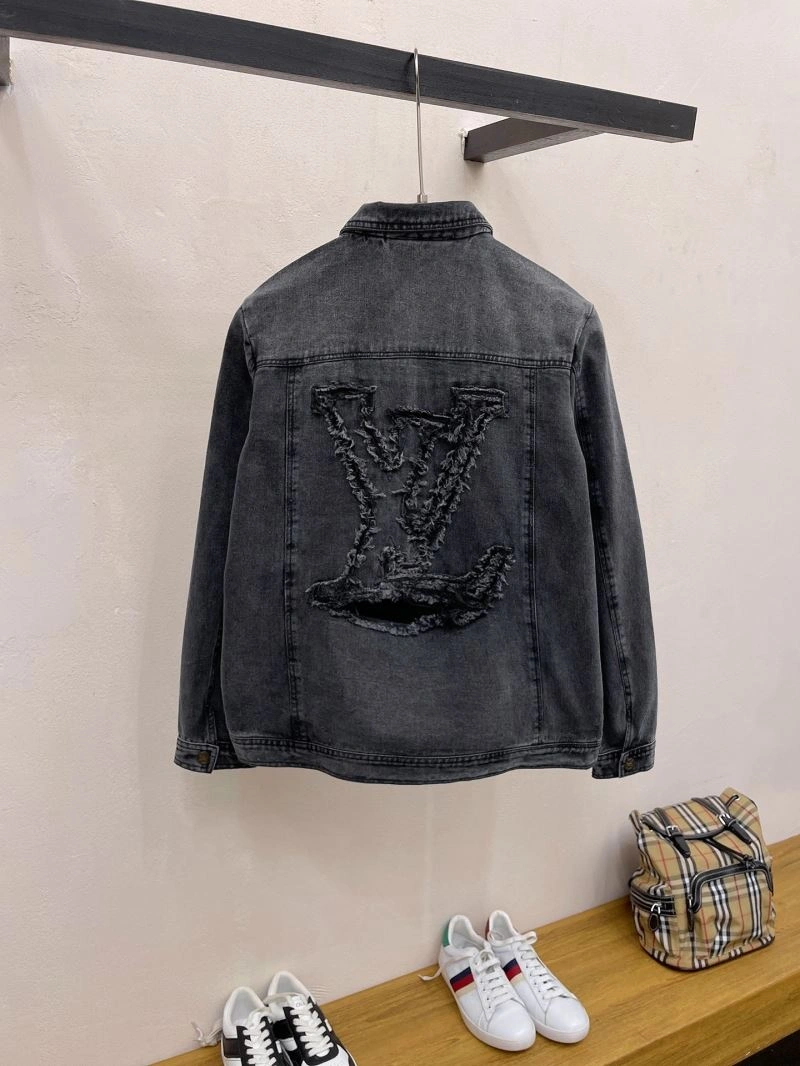 Classic Louis Vuitton Outwear 132927
