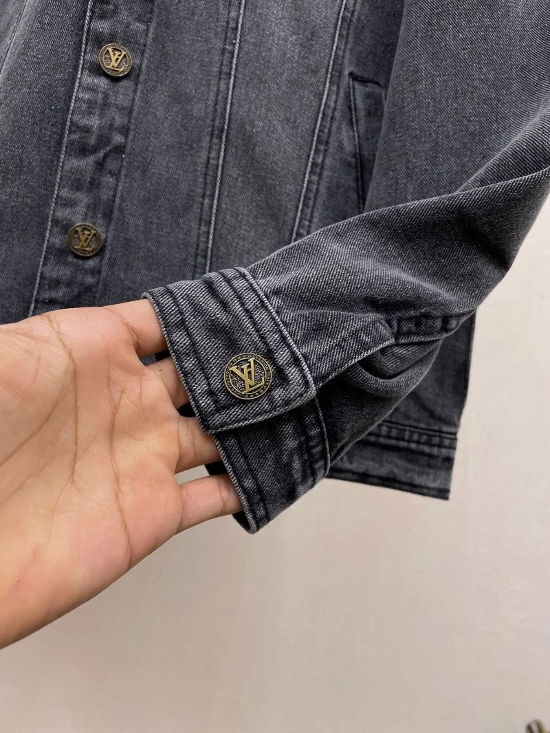Classic Louis Vuitton Outwear 132927