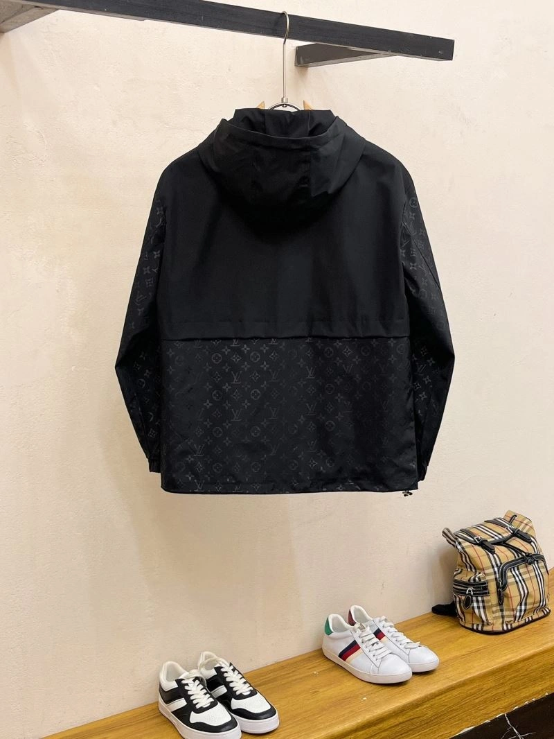 Lightweight Louis Vuitton Outwear 132929