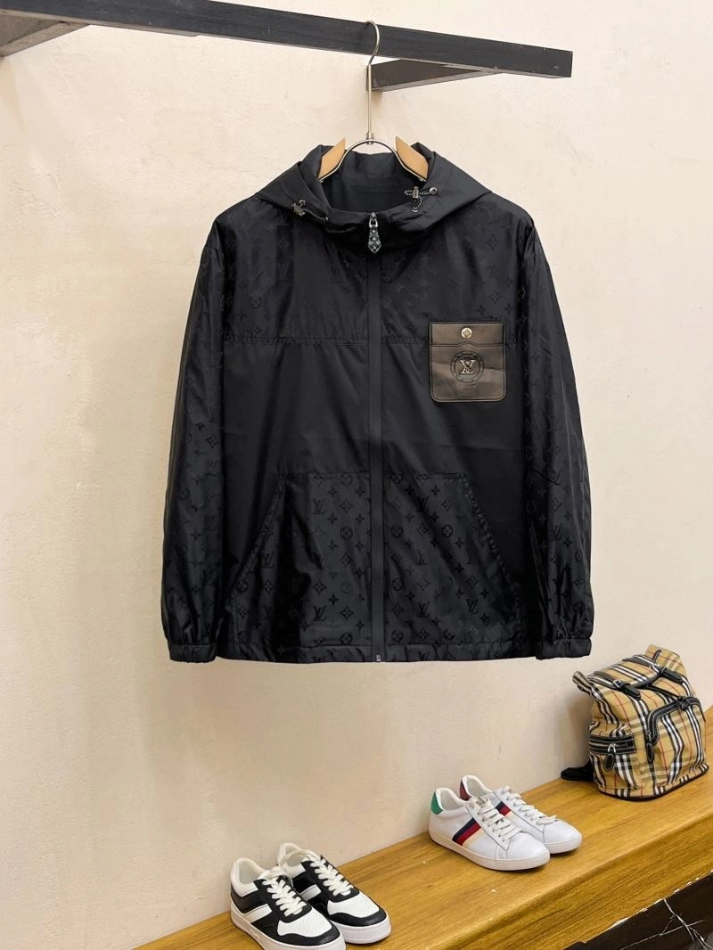 TechFriendly Louis Vuitton Outwear 132905