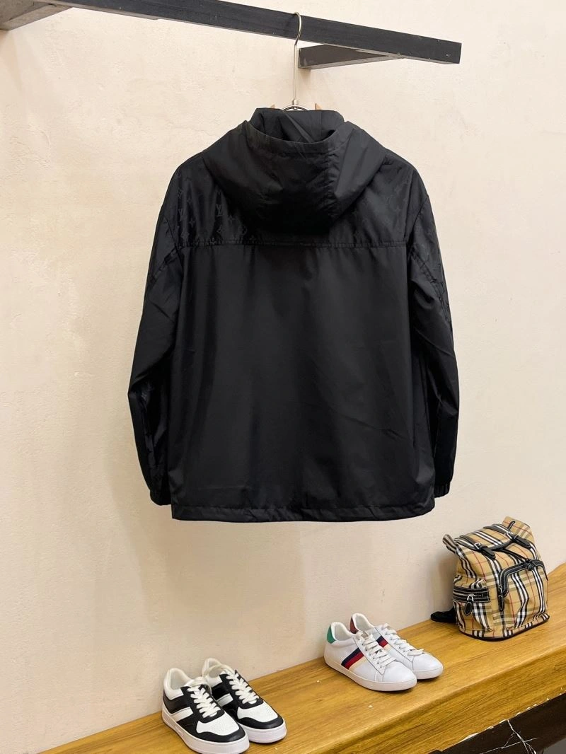 TechFriendly Louis Vuitton Outwear 132905