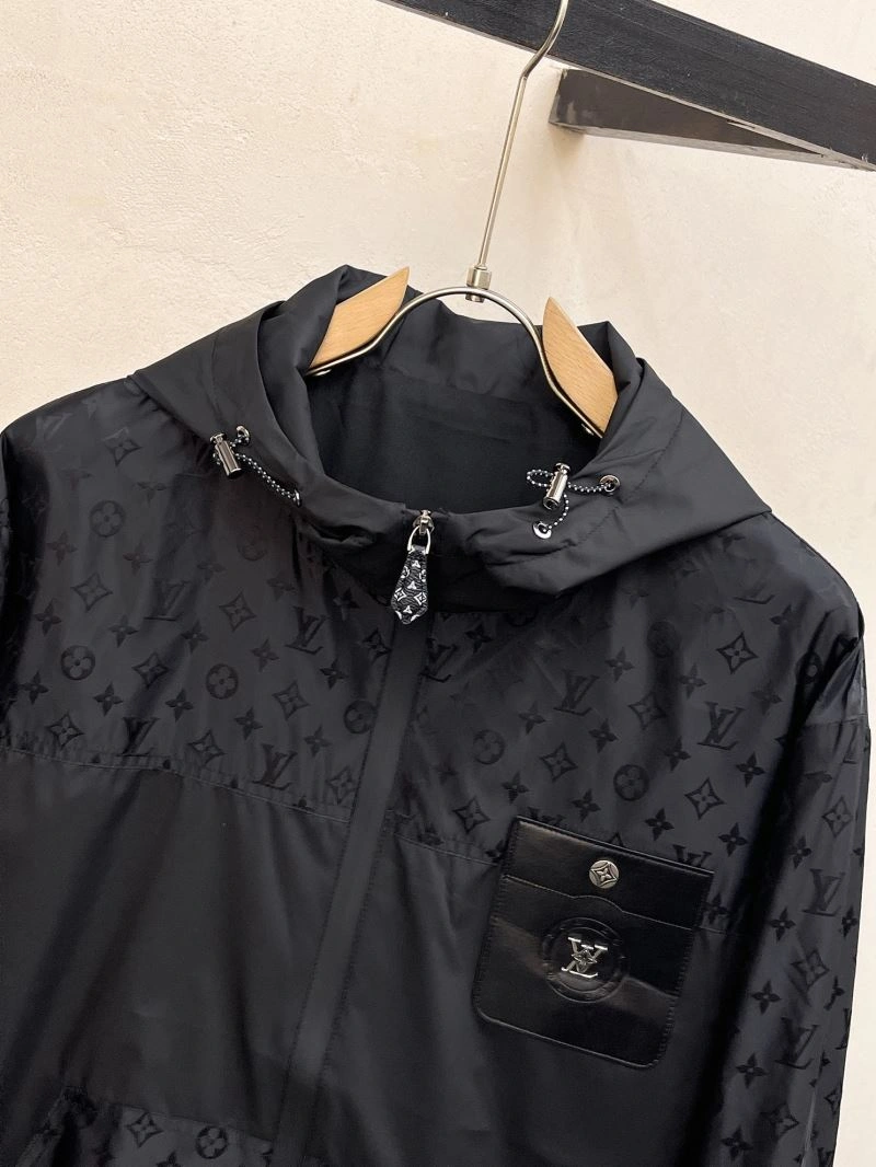 TechFriendly Louis Vuitton Outwear 132905