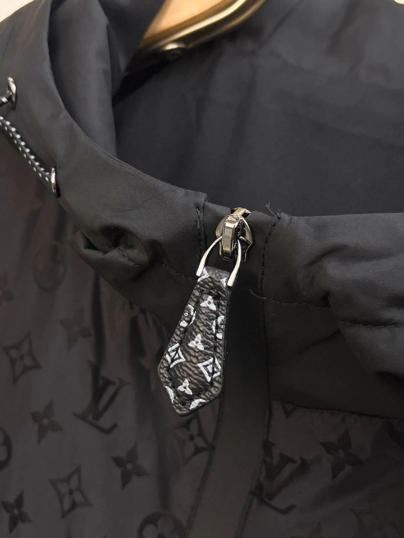 TechFriendly Louis Vuitton Outwear 132905