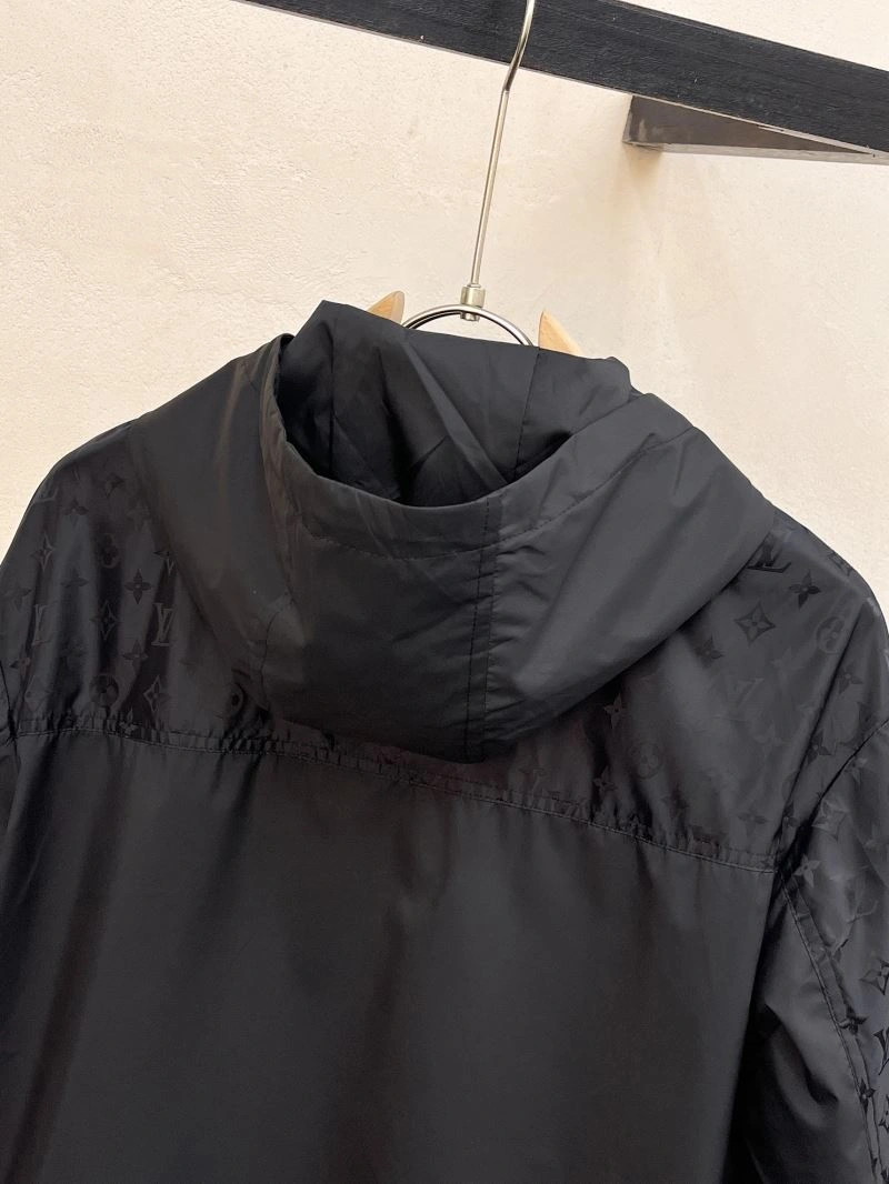 TechFriendly Louis Vuitton Outwear 132905