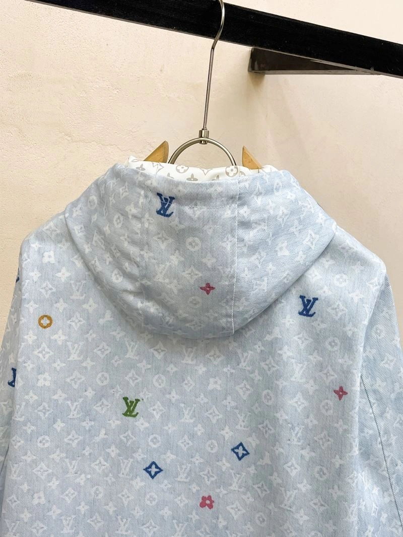 Sleek Louis Vuitton Outwear 132920