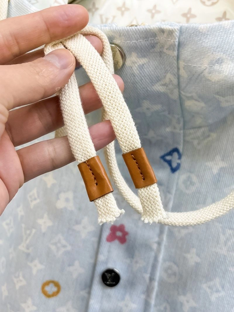 Sleek Louis Vuitton Outwear 132920
