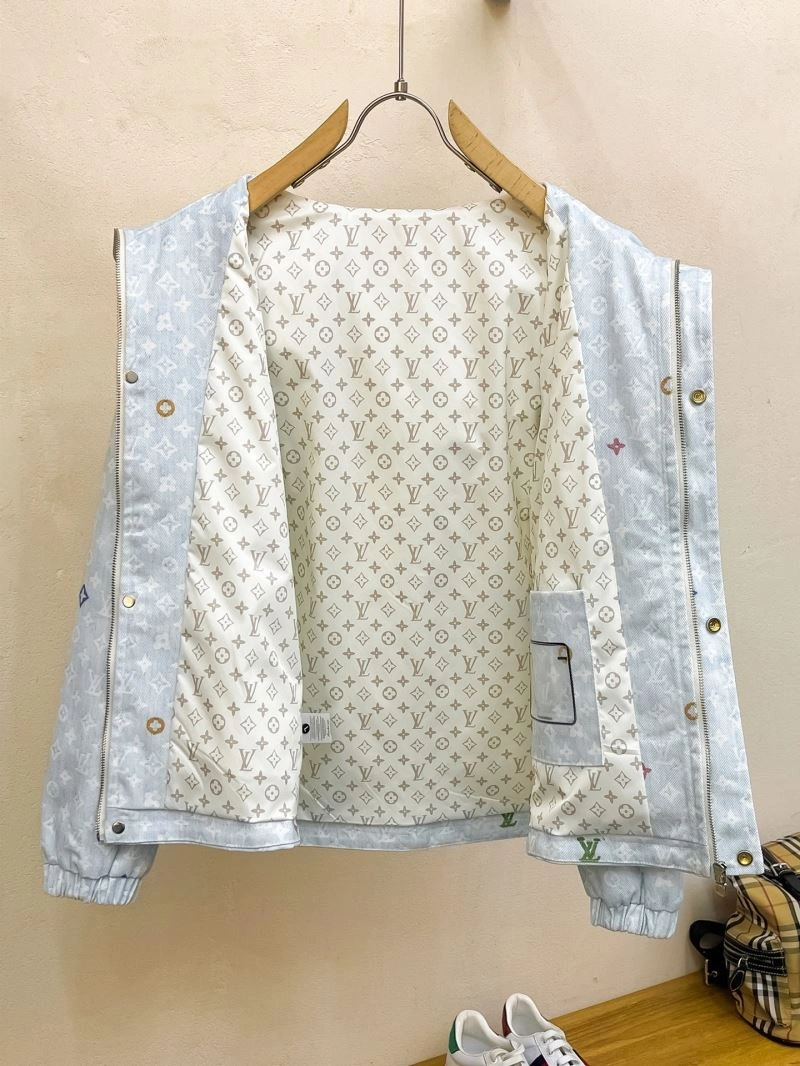 Sleek Louis Vuitton Outwear 132920