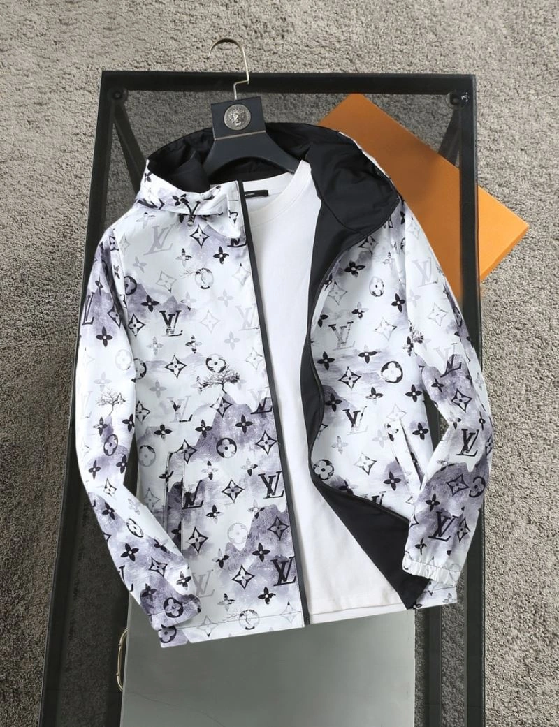 Lightweight Louis Vuitton Outwear 132935