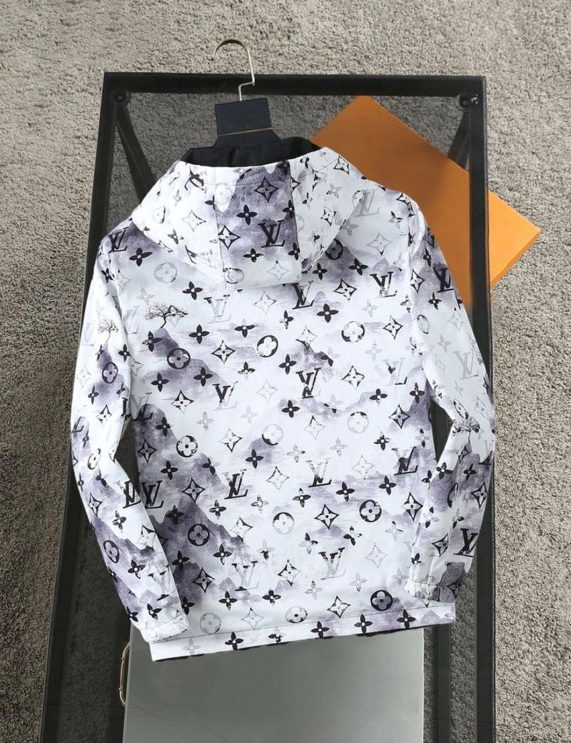 Lightweight Louis Vuitton Outwear 132935