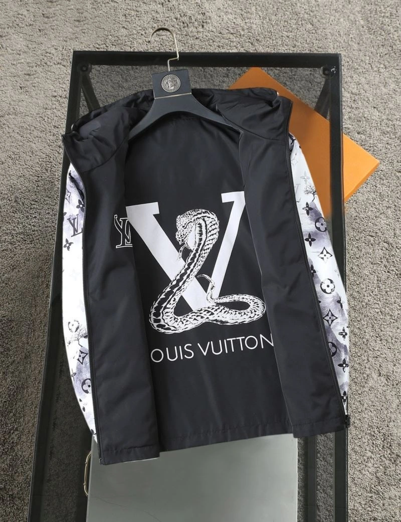 Lightweight Louis Vuitton Outwear 132935