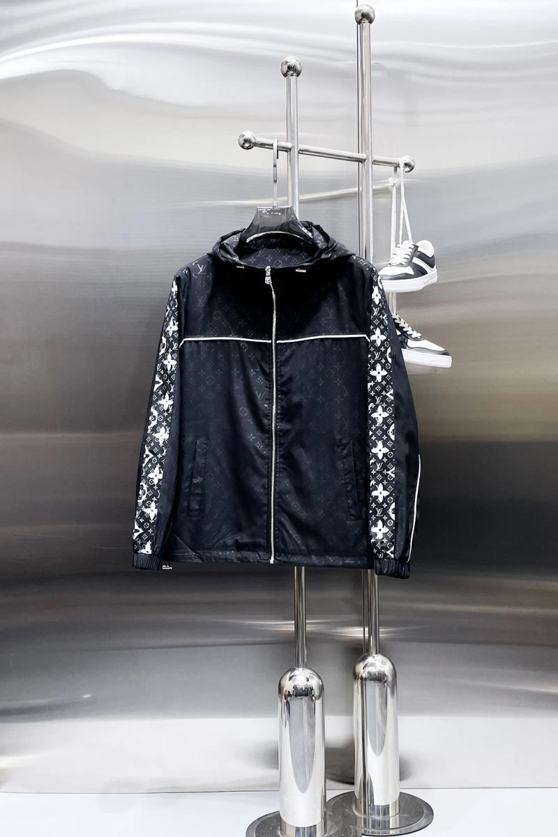 Louis Vuitton Outwear Resilient 132908