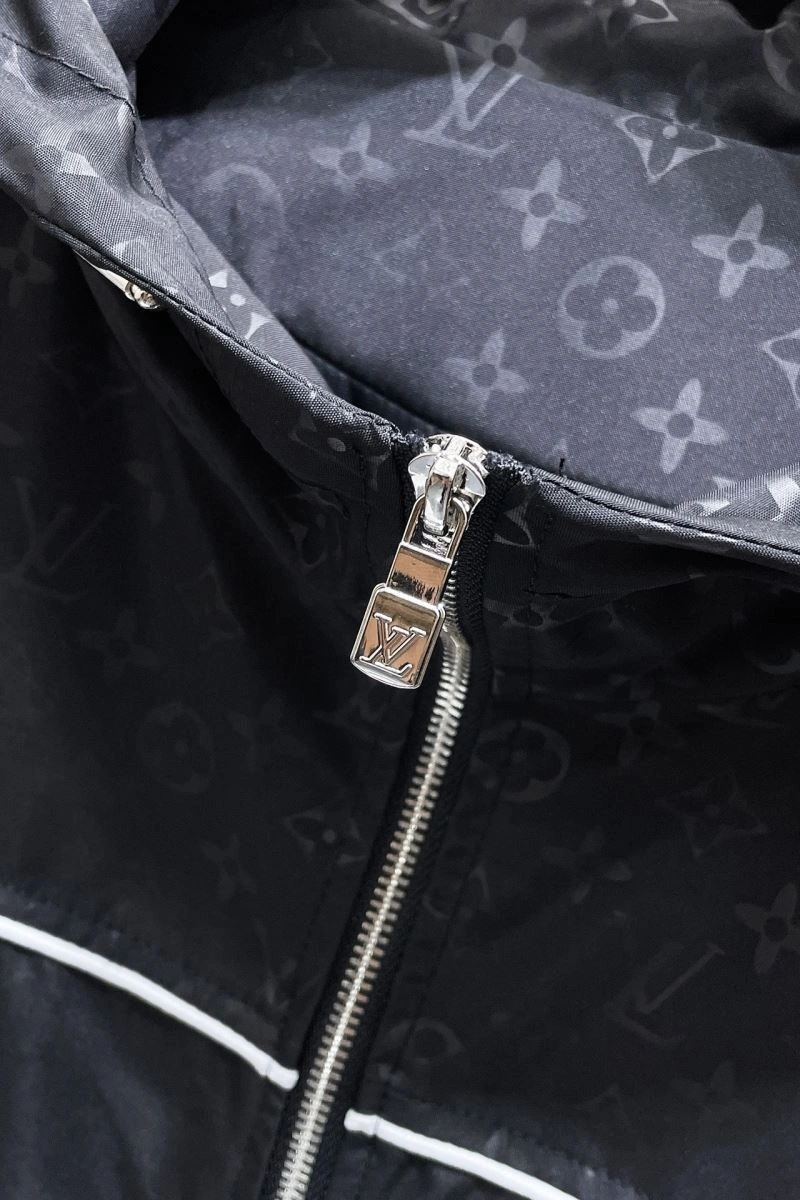 Louis Vuitton Outwear Resilient 132908